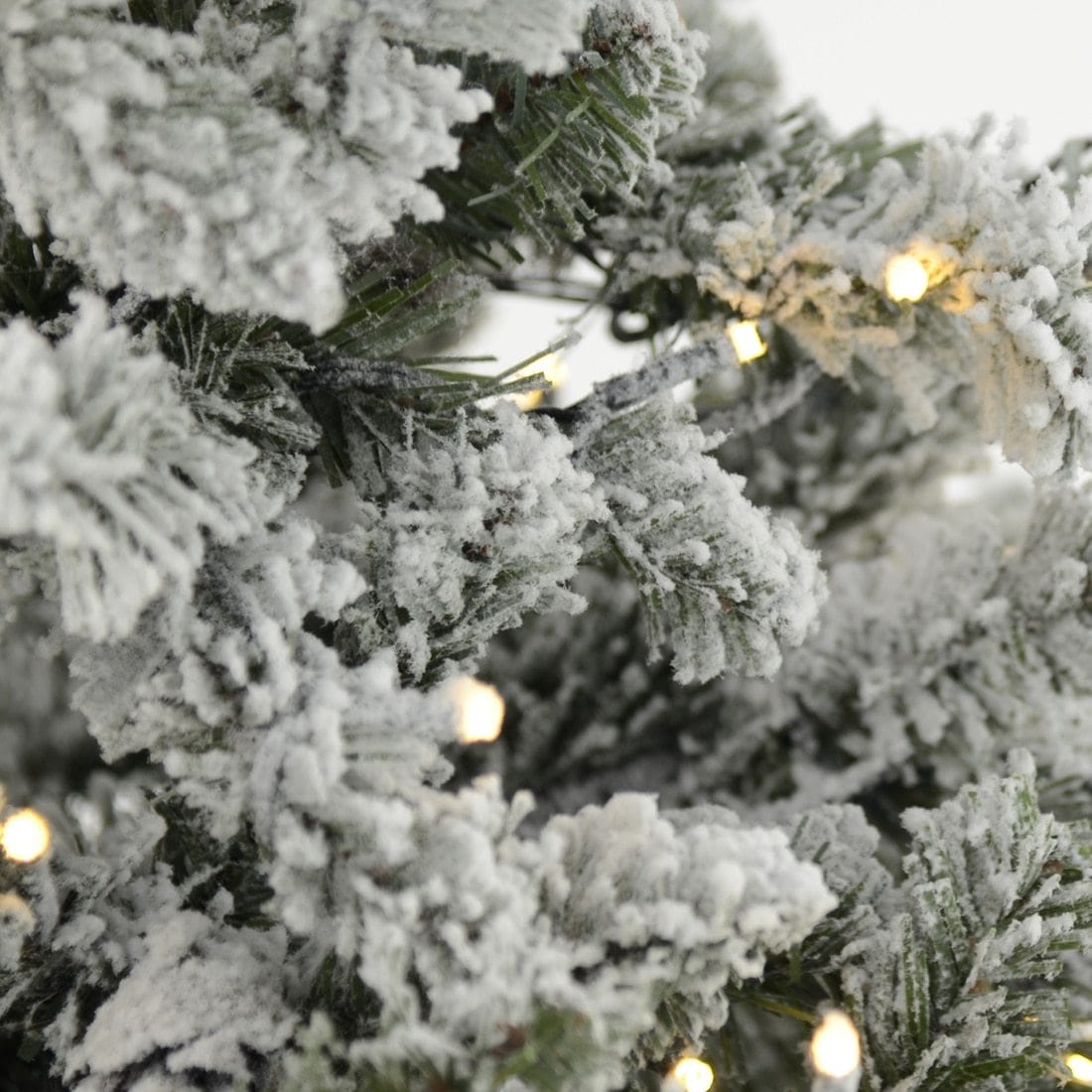 we-believe-in-helping-you-find-the-perfect-christmas-tree-pre-lit-snow-tip-potted-artificial-138cm-4-5ft-fashion_2.jpg