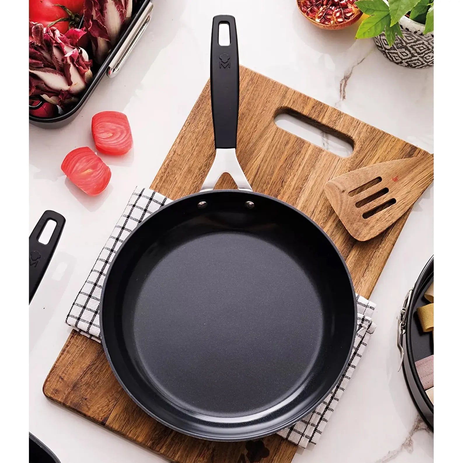 the-largest-online-retailer-of-masterpro-smart-frying-pan-induction-forged-alumnium-non-stick-sale_1.webp